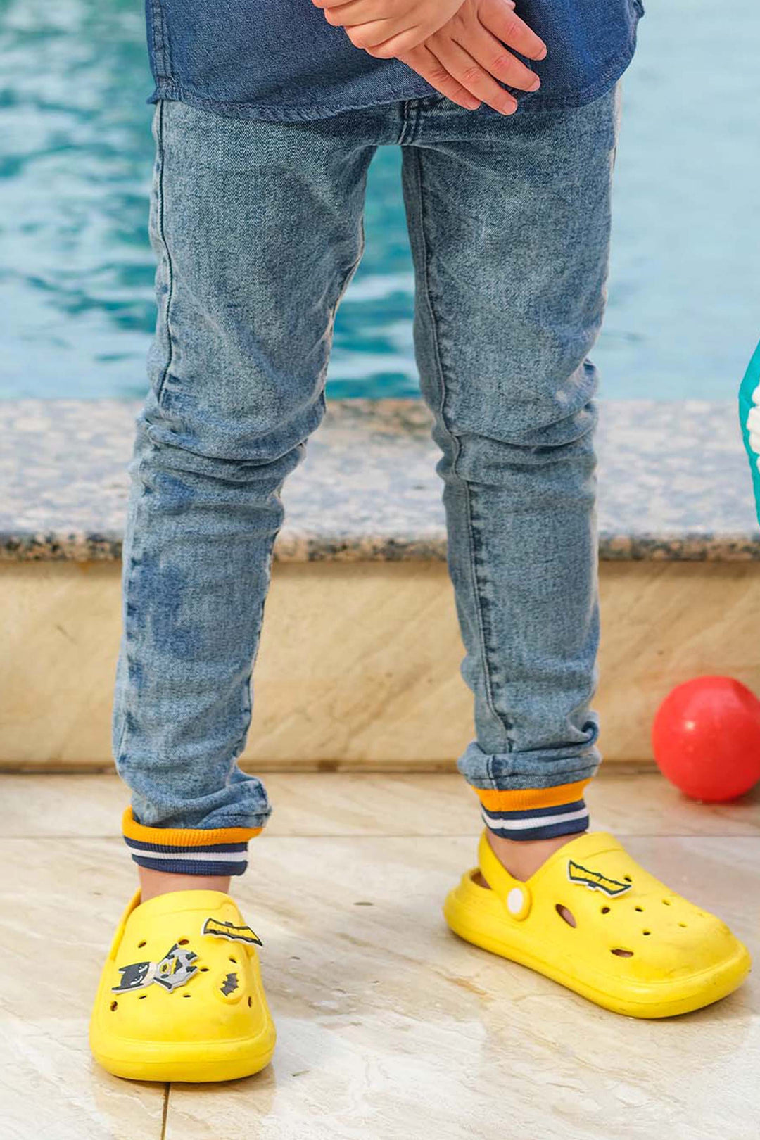 Contrasting Jogger Jeans