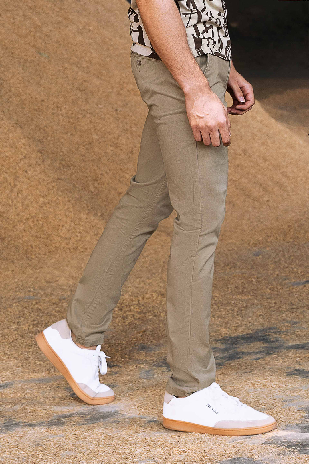 Basic Slim Chinos