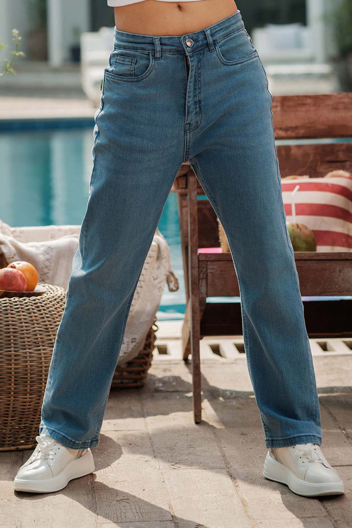 Basic Straight Jeans