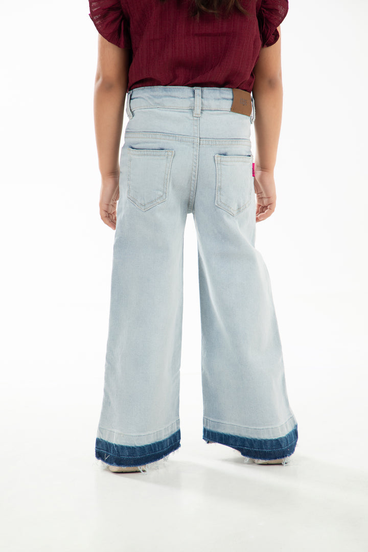 Contrasting Washed Jeans