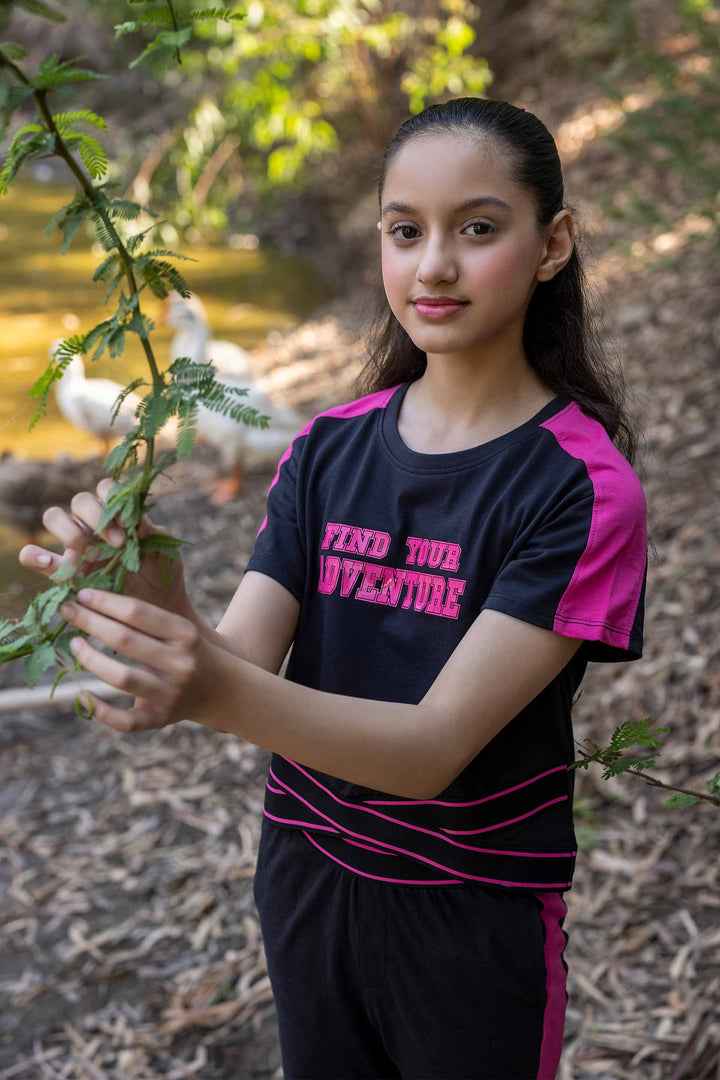 Contrasting Tee Pink