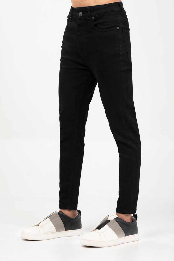 Basic Cropped Tapered Jeans