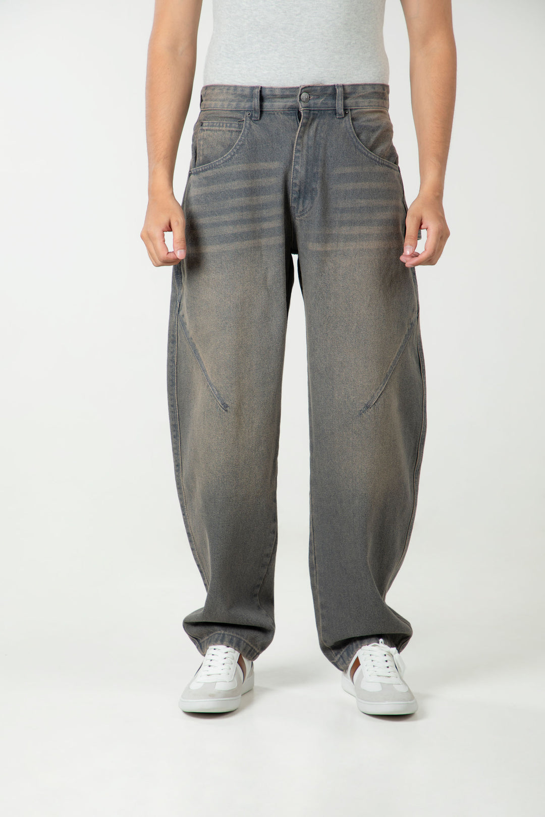 Balloon Fit Jeans