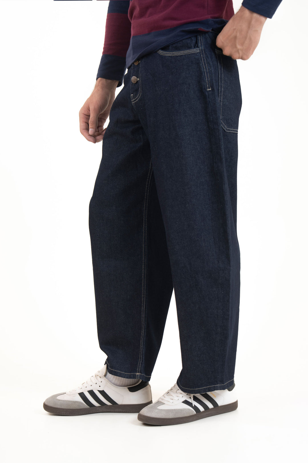 Buttoned Barrel Jeans