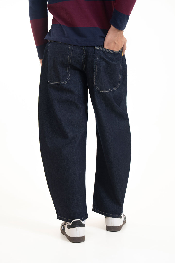 Buttoned Barrel Jeans