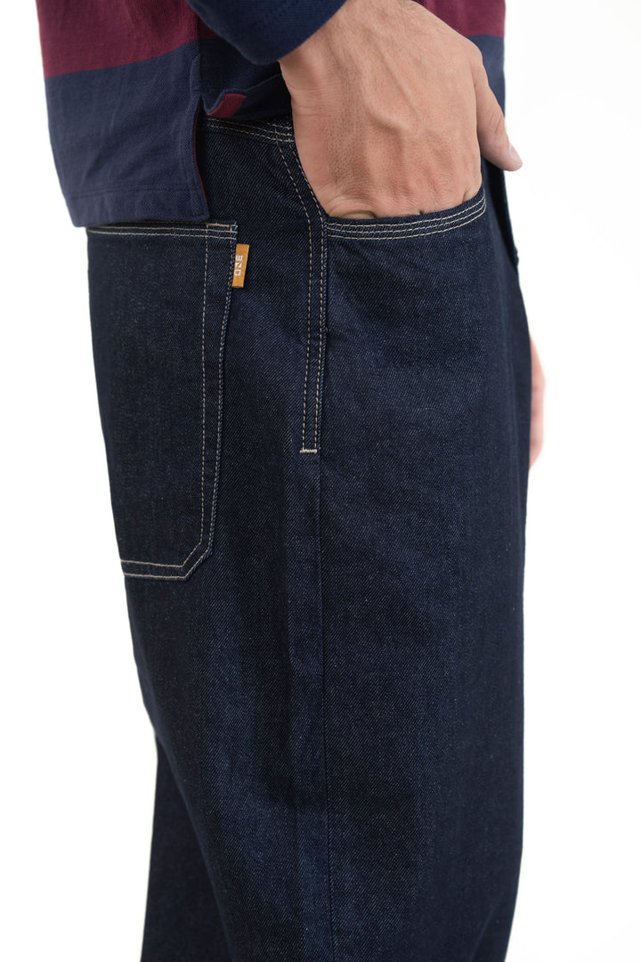 Buttoned Barrel Jeans