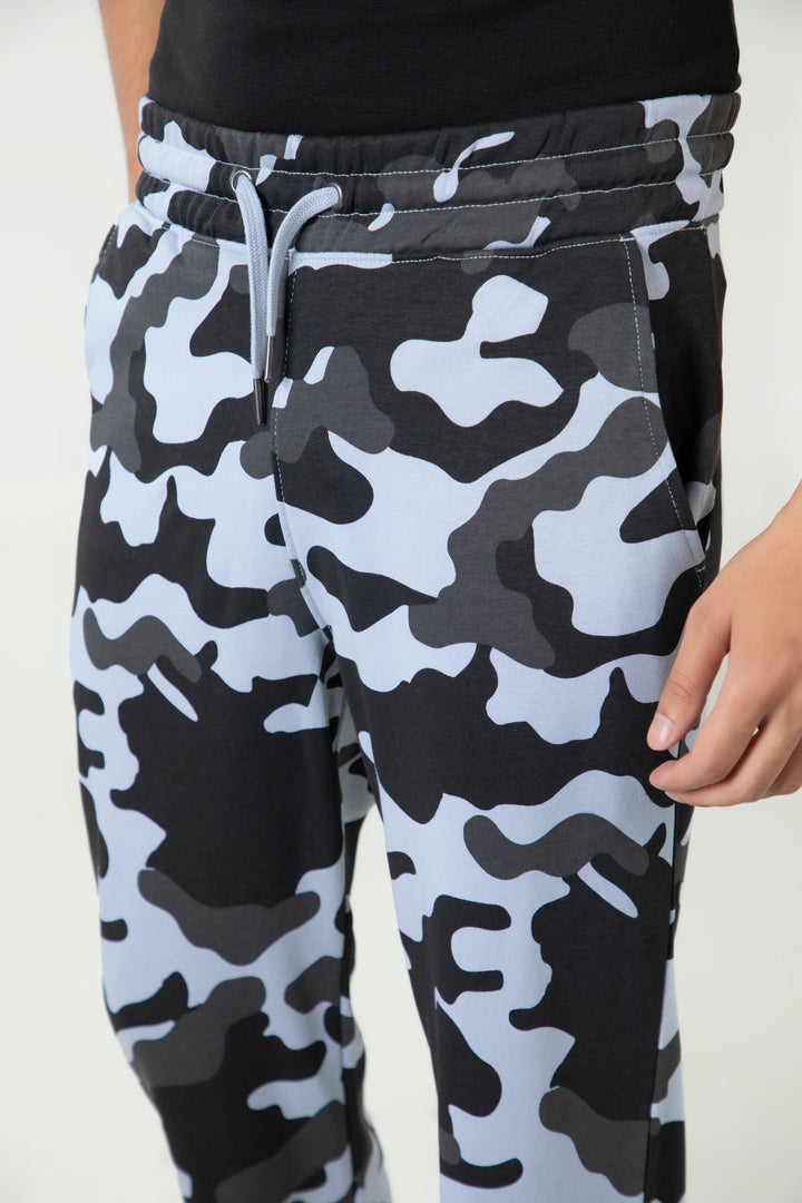 Loose Camo TrackPants