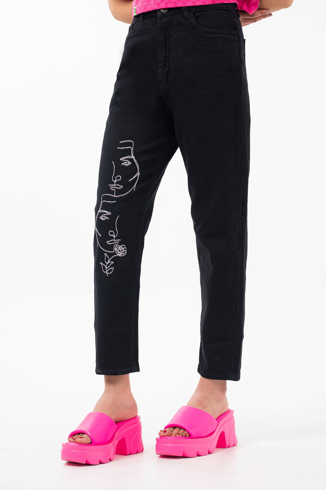 Embroidered Mom Jeans Black