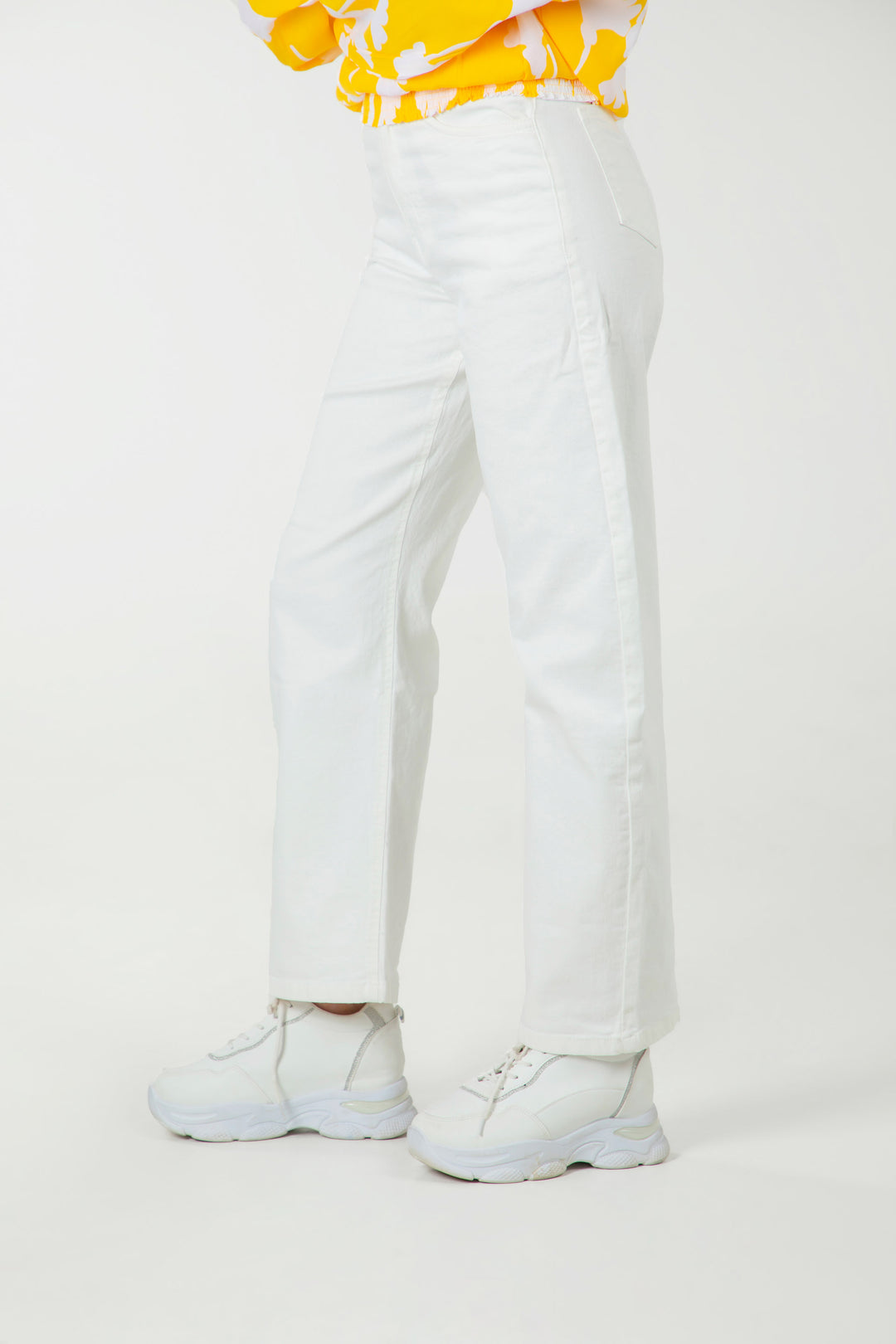 Basic Barrel Jeans