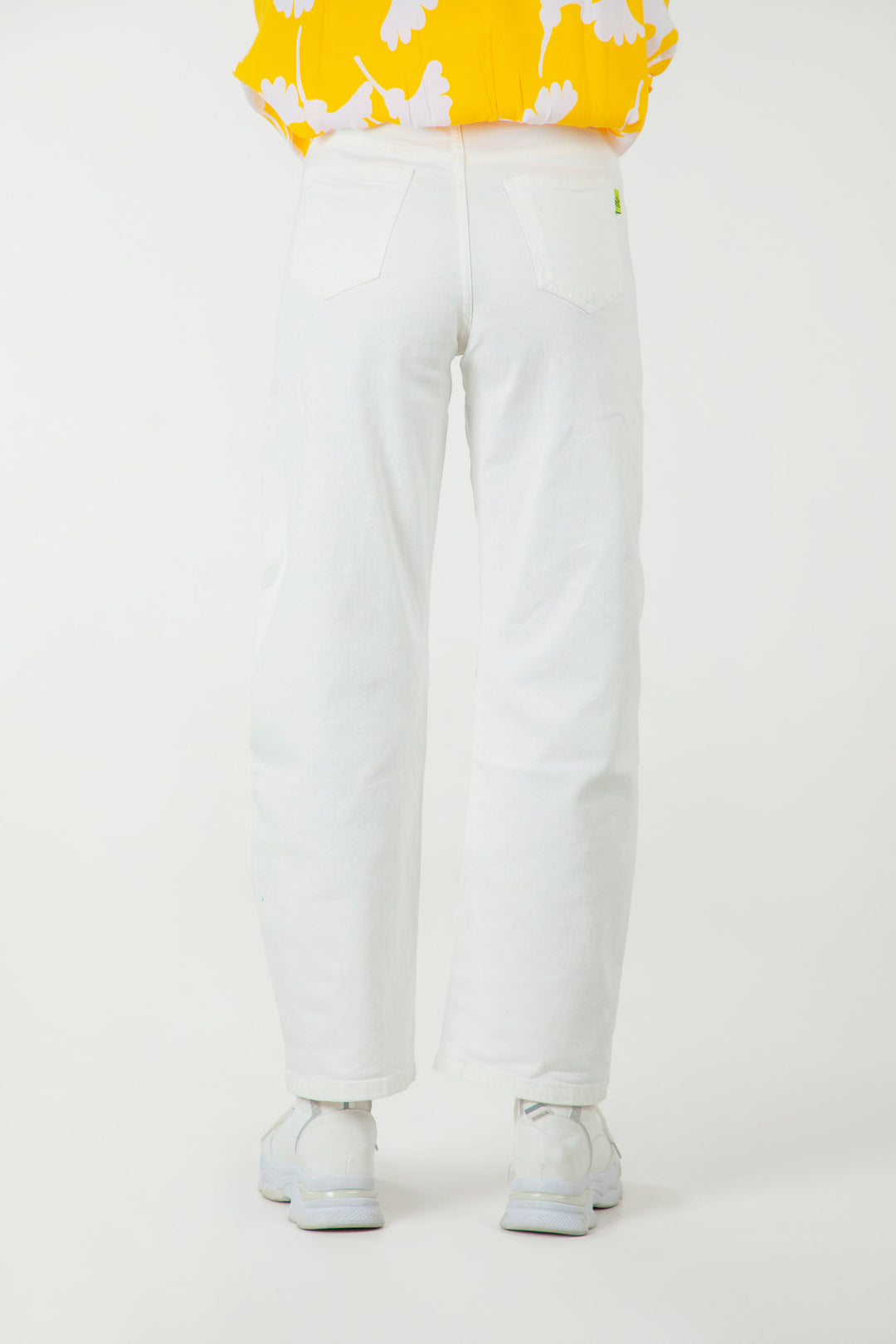 Basic Barrel Jeans