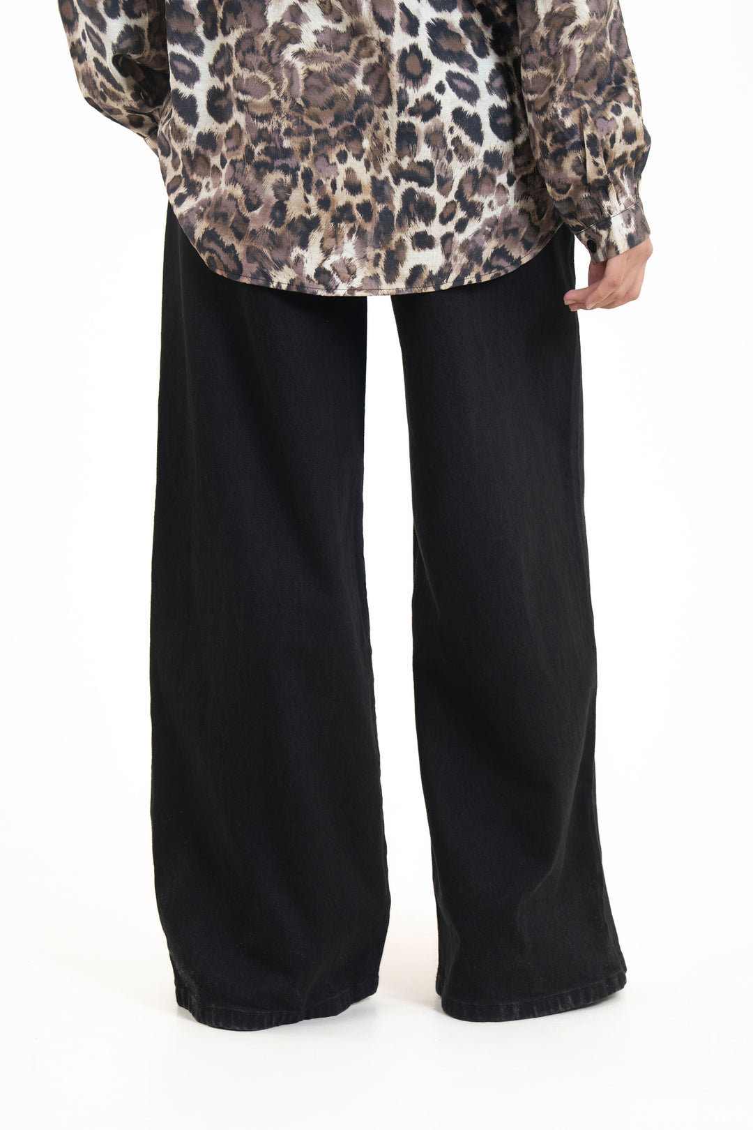 Pleated Wide Leg Jeans