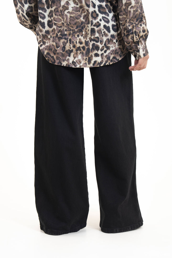 Pleated Wide Leg Jeans