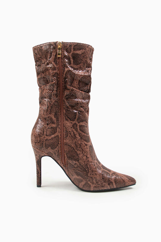 Enhance your Style with Shoes for Men & Women from ONE