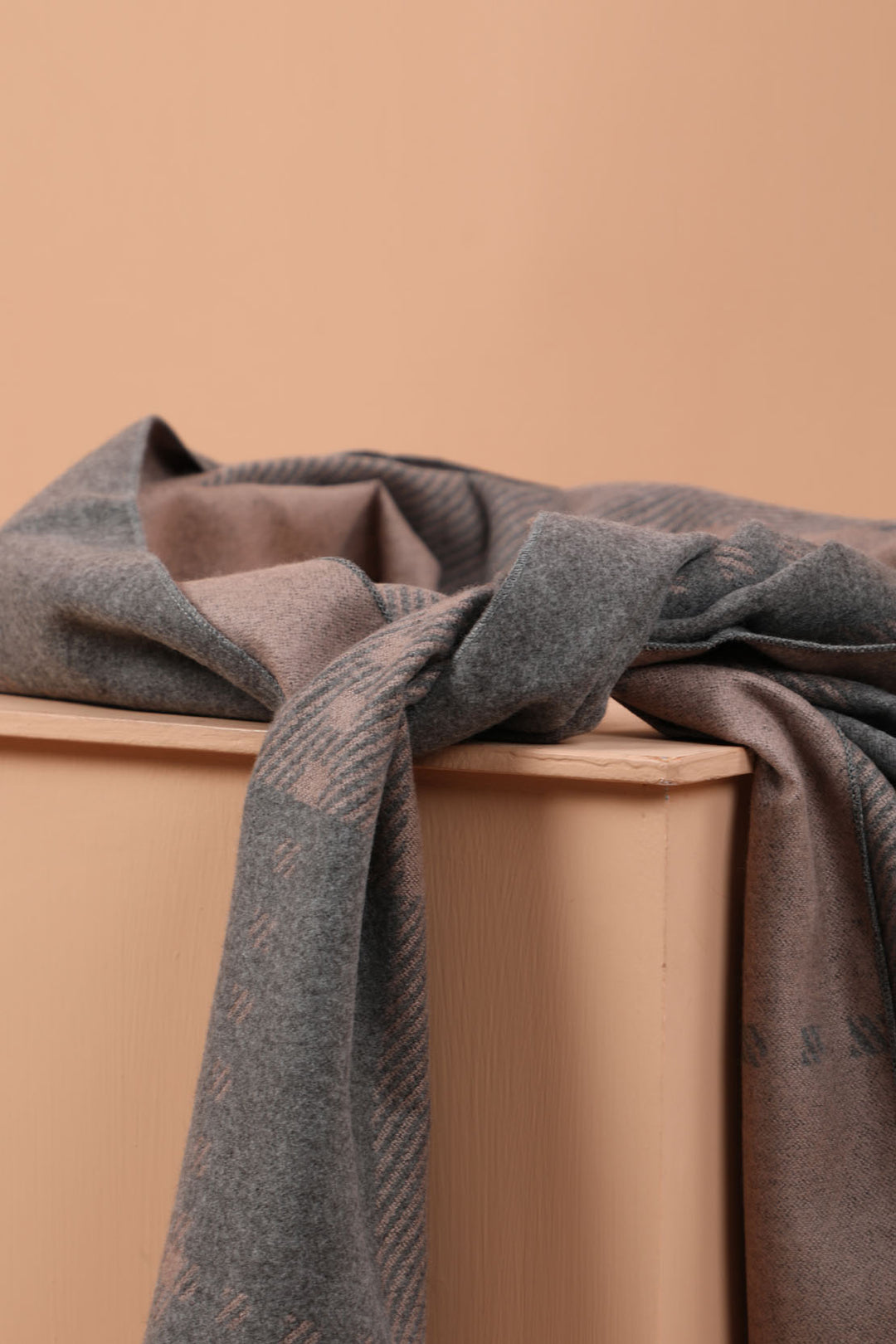 Check Scarf Grey (7274472702103)