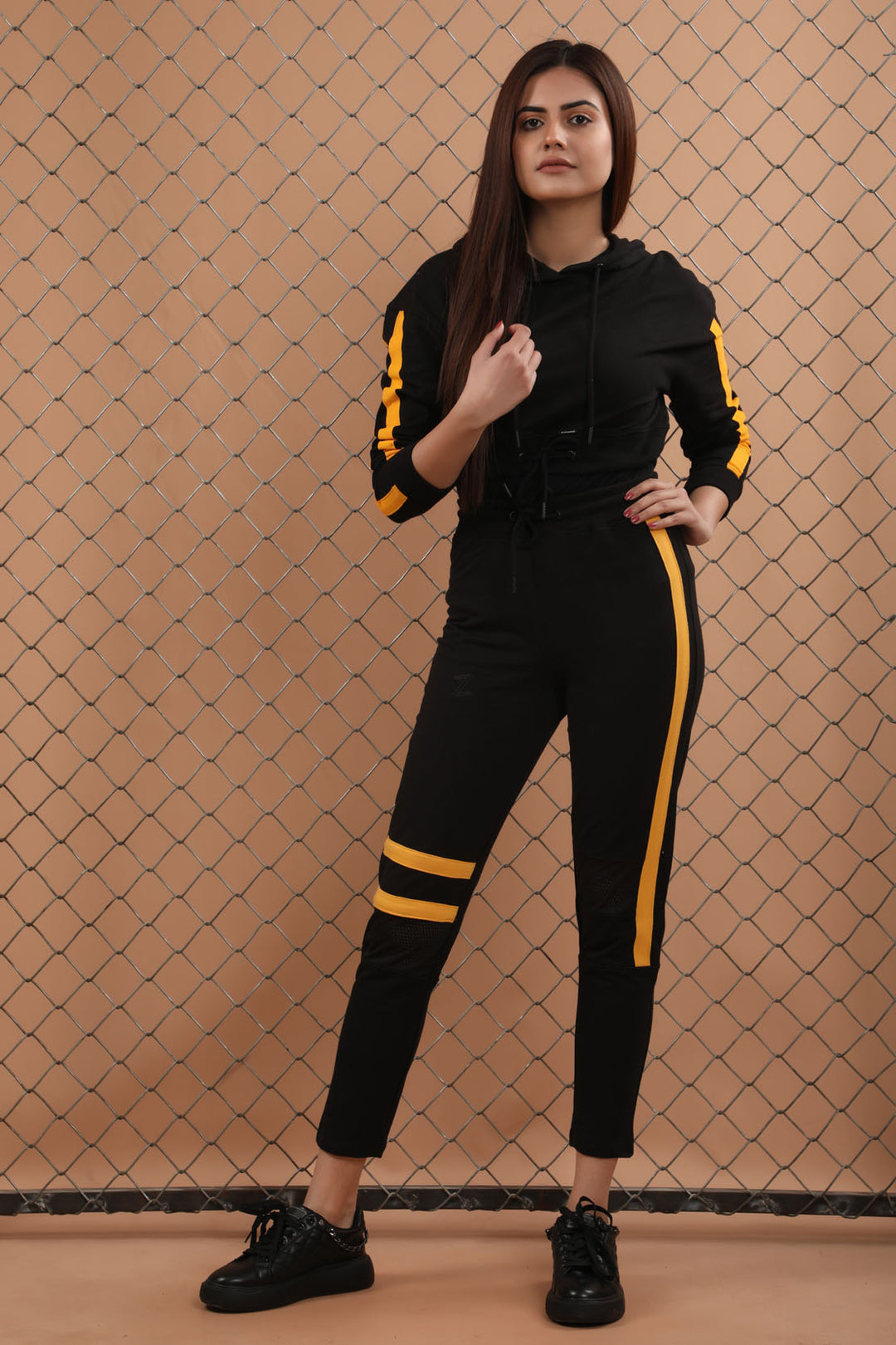 Cropped Hoodie Black (7349415084183)